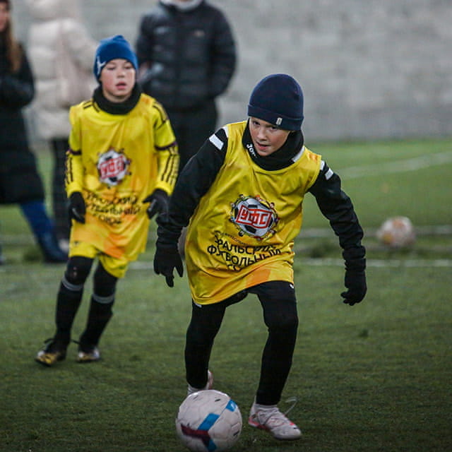 Лучшие игроки из всех школ попадают в единую сборную для участия в кубковых турнирах при поддержке титульного спонсора